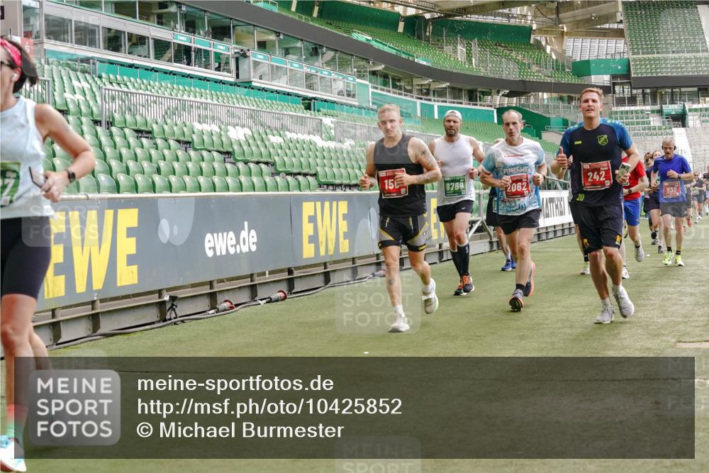 13.09.2026 - 21. swb-Marathon Bremen Michael Burmester http://msf.ph/oto/10425852 13.09.2026 13:01:59 Laufen im Stadion 150, 242, 282, 318, 440, 531, 687, 722, 930, 936, 946, 1006, 1067, 1163, 1250, 1436, 1448, 1582, 1896, 2033, 2047, 2062, 2276, 2292, 2345, 2364, 2370, 2378, 2409, 2427, 2485, 2490, 2491, 2560, 2561, 2627, 2638, 2658, 2666, 2668, 2708, 2779, 2781, 2967, 2987, 3013, 3044, 3114, 3163, 3164, 3173, 3187, 3248, 3258, 3294, 3334, 3372, 3374, 3375, 3385, 3392, 3496, 3524, 3526, 3527, 3576, 3603, 3642, 3667, 3721, 3774, 3806, 3852, 3893, 4000, 4506, 4558 meine-sportfotos.de