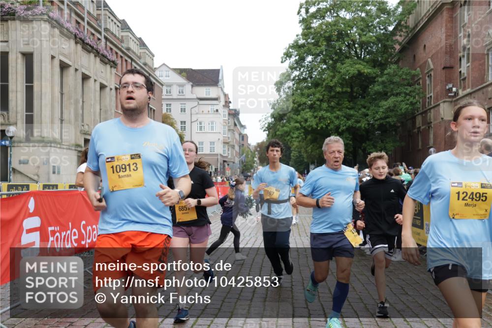 13.09.2026 - Kiel Lauf Yannick Fuchs http://msf.ph/oto/10425853 13.09.2026 09:46:25 Ziel 167, 181, 442, 3361, 3954, 5955, 6857, 9832, 10117, 10913, 11316, 11859, 11861, 12495, 12621, 557, 1415, 1418, 2127, 2482, 3052, 3142, 3301, 3954, 4909, 4910, 4918, 5234, 5757, 5829, 5855, 5955, 6732, 7015, 7308, 7911, 7924, 8125, 8244, 8611, 8859, 10036, 10203, 10685, 10719, 10898, 11076, 11078, 12374, 12841, 288, 2527, 3033, 3035, 4906, 6048, 6355, 6577, 7439, 7675, 7754, 8887, 8929, 8994, 10177, 10946, 12173, 12552, 557, 2127, 2788, 3142, 3301, 3974, 5757 meine-sportfotos.de