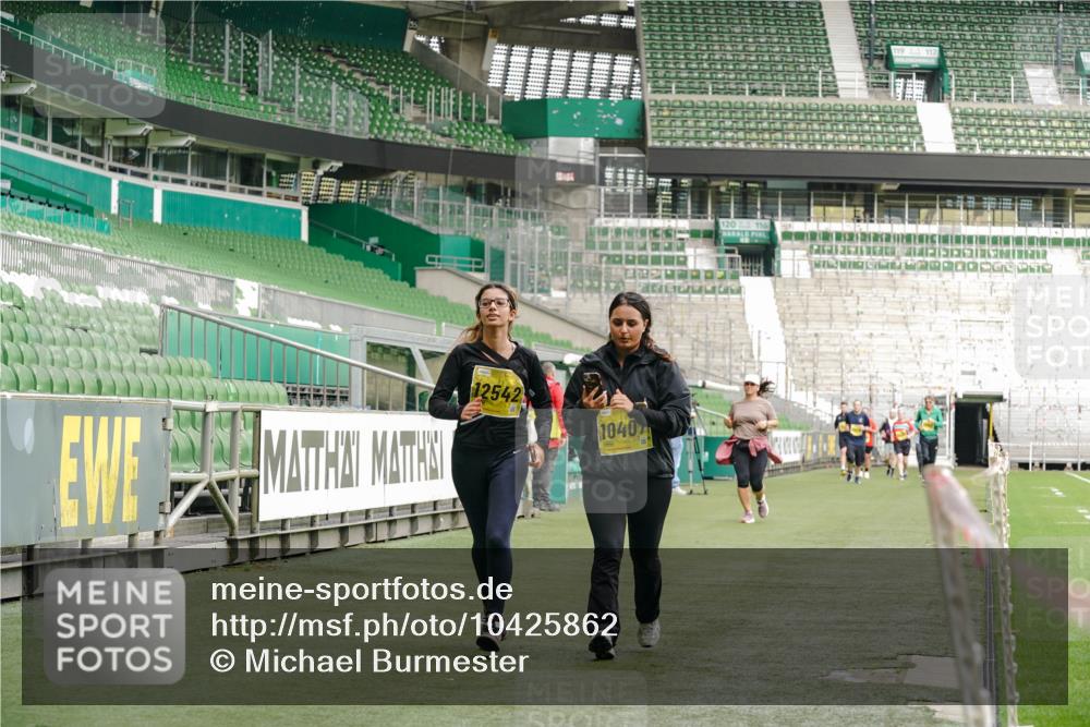 13.09.2026 - 21. swb-Marathon Bremen Michael Burmester http://msf.ph/oto/10425862 13.09.2026 10:48:31 Laufen im Stadion 10264, 10292, 10349, 10407, 10413, 10440, 10732, 10754, 10789, 10925, 11104, 11254, 11262, 11423, 11443, 11541, 11663, 11698, 11851, 11942, 11980, 12083, 12157, 12340, 12444, 12471, 12472, 12542, 12561, 10137, 10176, 10191, 10192, 10194, 10202, 10242, 10295, 10344, 10430, 10472, 10524, 10568, 10600, 10629, 10651, 10679, 10713, 10756, 10779, 10882, 10979, 10997, 10999, 11081, 11200, 11233, 11307, 11309, 11355, 11367, 11709, 11821, 12089, 12153, 12177, 12178 meine-sportfotos.de