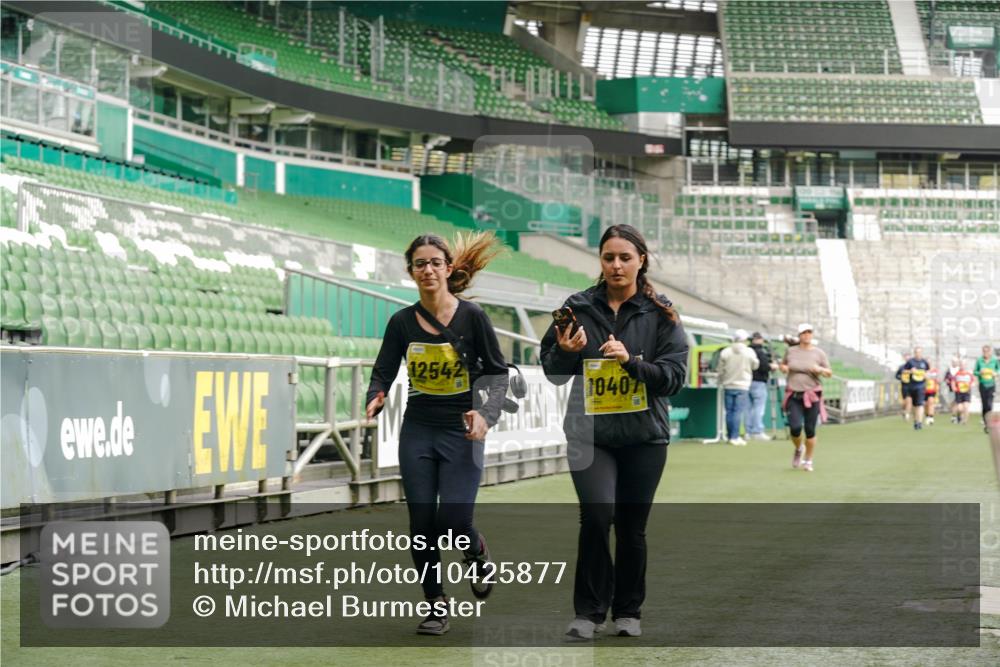 13.09.2026 - 21. swb-Marathon Bremen Michael Burmester http://msf.ph/oto/10425877 13.09.2026 10:48:32 Laufen im Stadion 10264, 10292, 10407, 10413, 10440, 10732, 10754, 10789, 10925, 11104, 11254, 11262, 11423, 11443, 11541, 11663, 11698, 11851, 11942, 11980, 12083, 12157, 12340, 12444, 12471, 12472, 12542, 12561, 10137, 10176, 10191, 10192, 10194, 10202, 10242, 10295, 10344, 10430, 10472, 10524, 10568, 10600, 10629, 10651, 10679, 10713, 10756, 10779, 10979, 10997, 10999, 11081, 11200, 11233, 11307, 11309, 11355, 11367, 11709, 11821, 12089, 12153, 12177, 12178 meine-sportfotos.de