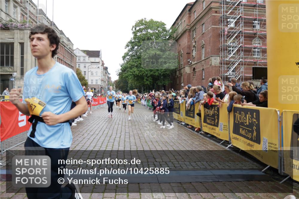 13.09.2026 - Kiel Lauf Yannick Fuchs http://msf.ph/oto/10425885 13.09.2026 09:46:26 Ziel 167, 181, 442, 3361, 6577, 6857, 9832, 10117, 10913, 11316, 11859, 11861, 12173, 12495, 12621, 442, 557, 1415, 1418, 2127, 2482, 3052, 3142, 3301, 3954, 4909, 4910, 4918, 5234, 5757, 5829, 5855, 5955, 6732, 7015, 7308, 7911, 7924, 8125, 8244, 8611, 8859, 10203, 10685, 10719, 10898, 11076, 11078, 12374, 12841, 288, 2527, 3033, 3035, 4906, 6048, 6355, 7190, 7213, 7439, 7675, 7754, 8409, 8887, 8929, 8994, 10177, 10946, 12552, 557, 1418, 2127, 2788, 3142, 3301, 3974, 5757 meine-sportfotos.de