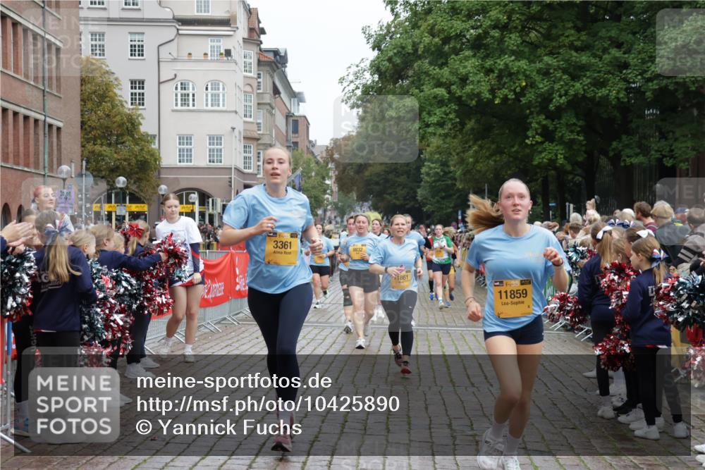 13.09.2026 - Kiel Lauf Yannick Fuchs http://msf.ph/oto/10425890 13.09.2026 09:46:27 Ziel 167, 181, 3361, 6355, 6577, 6857, 7439, 9832, 10117, 10913, 10946, 11316, 11859, 11861, 12173, 12495, 12621, 442, 1415, 1418, 2127, 2482, 3052, 3142, 3301, 3954, 4909, 4910, 4918, 5234, 5829, 5855, 5955, 6732, 7015, 7308, 7911, 7924, 8125, 8244, 8611, 8859, 10203, 10685, 10719, 10898, 11076, 11078, 12374, 12841, 288, 2527, 3033, 3035, 4906, 6048, 7190, 7213, 7675, 7754, 8409, 8887, 8929, 8994, 10177, 12552, 557, 1418, 2127, 2788, 3142, 3301, 3974, 5757, 5829 meine-sportfotos.de