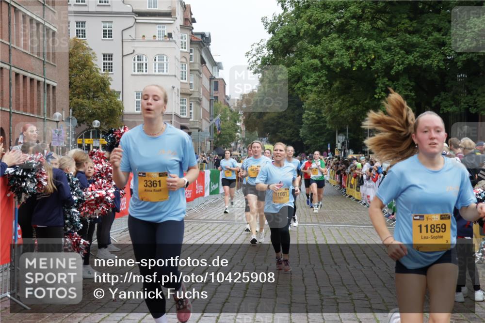 13.09.2026 - Kiel Lauf Yannick Fuchs http://msf.ph/oto/10425908 13.09.2026 09:46:28 Ziel 167, 181, 3361, 6355, 6577, 6857, 7439, 9832, 10117, 10177, 10913, 10946, 11316, 11859, 11861, 12173, 12495, 12621, 442, 1415, 1418, 2482, 3052, 3301, 3954, 4909, 4910, 4918, 5234, 5829, 5855, 5955, 6732, 7015, 7308, 7911, 7924, 8125, 8244, 8611, 8859, 10117, 10203, 10685, 10719, 10898, 11076, 11078, 12841, 288, 2527, 3033, 3035, 3808, 4906, 6048, 7190, 7213, 7446, 7675, 7754, 8409, 8887, 8929, 8994, 12552, 12725, 557, 1418, 2127, 3142, 3301, 5757, 5829, 7911 meine-sportfotos.de