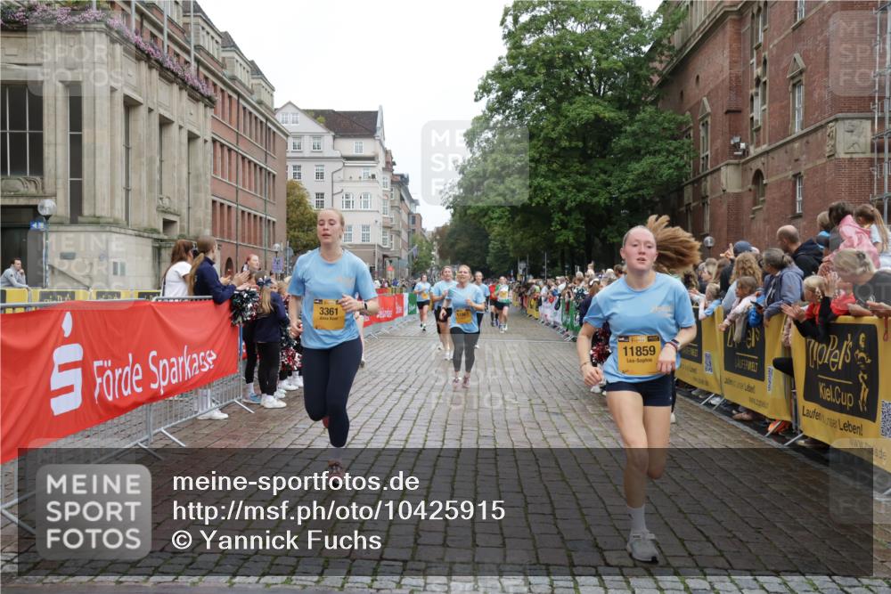 13.09.2026 - Kiel Lauf Yannick Fuchs http://msf.ph/oto/10425915 13.09.2026 09:46:28 Ziel 167, 181, 3361, 6355, 6577, 6857, 7439, 9832, 10117, 10177, 10913, 10946, 11316, 11859, 11861, 12173, 12495, 12621, 442, 1415, 1418, 2482, 3052, 3301, 3954, 4909, 4910, 4918, 5234, 5829, 5855, 5955, 6732, 7015, 7308, 7911, 7924, 8125, 8244, 8611, 8859, 10117, 10203, 10685, 10719, 10898, 11076, 11078, 12841, 288, 2527, 3033, 3035, 3808, 4906, 6048, 7190, 7213, 7446, 7675, 7754, 8409, 8887, 8929, 8994, 12552, 12725, 557, 1418, 2127, 3142, 3301, 5757, 5829, 7911 meine-sportfotos.de
