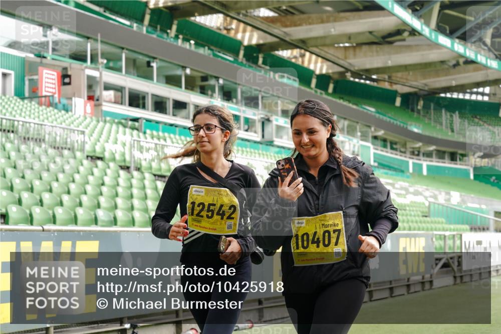 13.09.2026 - 21. swb-Marathon Bremen Michael Burmester http://msf.ph/oto/10425918 13.09.2026 10:48:35 Laufen im Stadion 10264, 10292, 10407, 10413, 10440, 10732, 10754, 10789, 10925, 11104, 11254, 11262, 11423, 11443, 11541, 11663, 11698, 11851, 11942, 11980, 12083, 12157, 12340, 12444, 12471, 12472, 12542, 12561, 10137, 10176, 10191, 10192, 10194, 10202, 10242, 10295, 10344, 10430, 10472, 10524, 10568, 10600, 10629, 10651, 10679, 10713, 10779, 10979, 10999, 11081, 11181, 11200, 11233, 11307, 11309, 11355, 11367, 11709, 11821, 12089, 12153, 12177, 12178 meine-sportfotos.de