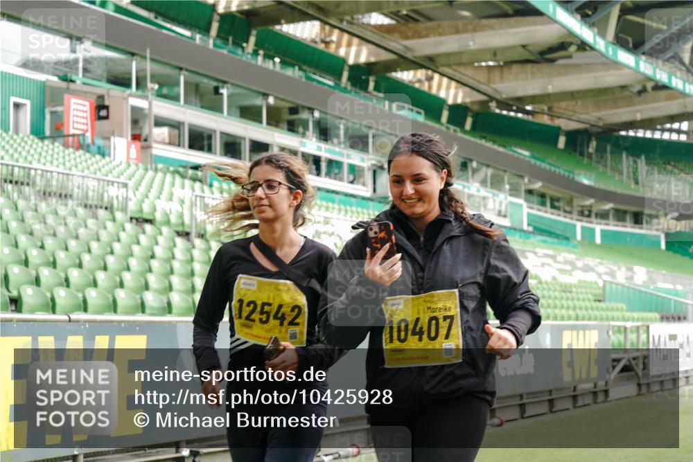 13.09.2026 - 21. swb-Marathon Bremen Michael Burmester http://msf.ph/oto/10425928 13.09.2026 10:48:35 Laufen im Stadion 10264, 10292, 10407, 10413, 10440, 10732, 10754, 10789, 10925, 11104, 11254, 11262, 11423, 11443, 11541, 11663, 11698, 11851, 11942, 11980, 12083, 12157, 12340, 12444, 12471, 12472, 12542, 12561, 10137, 10176, 10191, 10192, 10194, 10202, 10242, 10295, 10344, 10430, 10472, 10524, 10568, 10600, 10629, 10651, 10679, 10713, 10779, 10979, 10999, 11081, 11181, 11200, 11233, 11307, 11309, 11355, 11367, 11709, 11821, 12089, 12153, 12177, 12178 meine-sportfotos.de