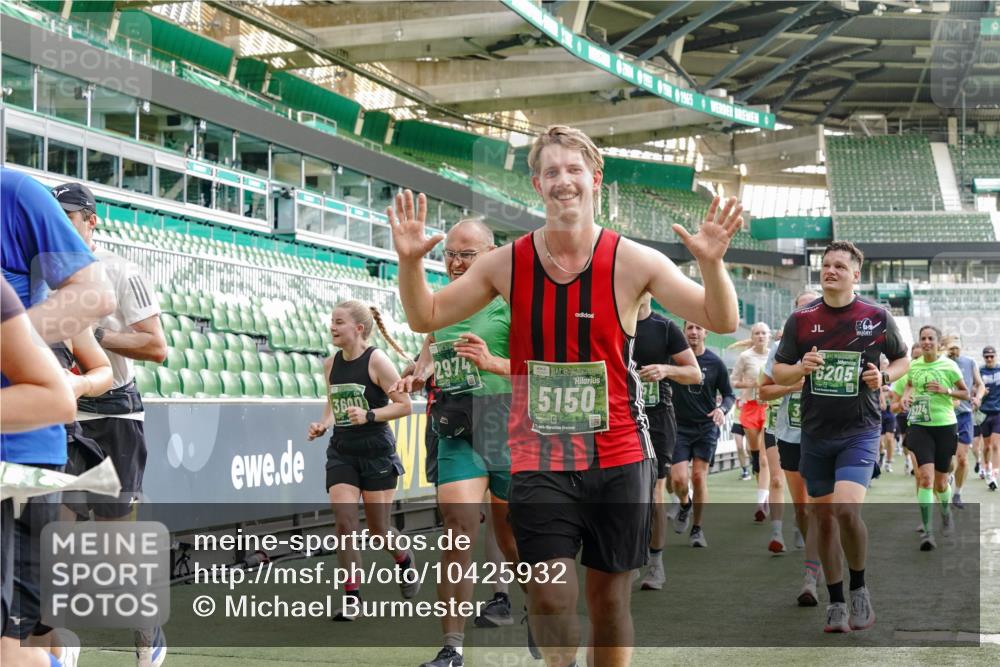 13.09.2026 - 21. swb-Marathon Bremen Michael Burmester http://msf.ph/oto/10425932 13.09.2026 13:24:53 Laufen im Stadion 137, 182, 213, 294, 324, 434, 505, 543, 548, 721, 723, 739, 743, 752, 815, 818, 966, 1273, 1410, 1443, 1459, 1463, 1471, 1491, 1504, 1515, 1561, 1597, 1598, 1830, 1944, 1953, 2058, 2059, 2095, 2211, 2252, 2267, 2271, 2286, 2308, 2312, 2323, 2354, 2445, 2465, 2483, 2495, 2497, 2503, 2506, 2554, 2571, 2591, 2644, 2752, 2762, 2768, 2776, 2833, 2878, 2896, 2936, 2968, 2981, 3005, 3142, 3211, 3259, 3282, 3288, 3289, 3292, 3298, 3306, 3312, 3329, 3364, 3381, 3390, 3395, 3770 meine-sportfotos.de