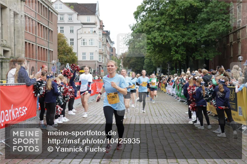 13.09.2026 - Kiel Lauf Yannick Fuchs http://msf.ph/oto/10425935 13.09.2026 09:46:30 Ziel 167, 181, 288, 3361, 6355, 6577, 6857, 7439, 9832, 10177, 10913, 10946, 11316, 11859, 11861, 12173, 12495, 12621, 442, 1415, 2482, 3052, 3954, 4909, 4910, 4918, 5234, 5829, 5855, 5955, 6732, 7015, 7308, 7911, 7924, 8125, 8244, 8611, 8859, 10117, 10203, 10685, 10719, 10898, 11076, 11078, 11316, 2527, 3033, 3035, 3808, 4087, 4906, 6048, 6638, 7190, 7213, 7446, 7675, 7754, 8409, 8887, 8929, 8994, 10322, 12552, 12725, 557, 1418, 2127, 3142, 3301, 5757, 5829, 7911, 7924 meine-sportfotos.de