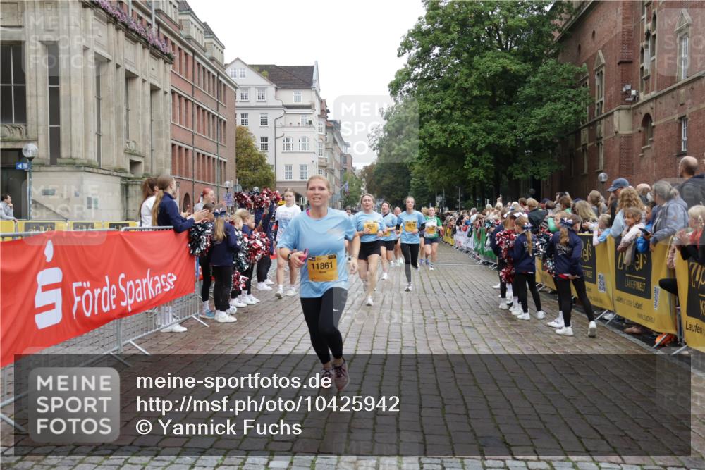 13.09.2026 - Kiel Lauf Yannick Fuchs http://msf.ph/oto/10425942 13.09.2026 09:46:30 Ziel 167, 181, 288, 3361, 6355, 6577, 6857, 7439, 9832, 10177, 10913, 10946, 11316, 11859, 11861, 12173, 12495, 12621, 442, 1415, 2482, 3052, 3954, 4909, 4910, 4918, 5234, 5829, 5855, 5955, 6732, 7015, 7308, 7911, 7924, 8125, 8244, 8611, 8859, 10117, 10203, 10685, 10719, 10898, 11076, 11078, 11316, 2527, 3033, 3035, 3808, 4087, 4906, 6048, 6638, 7190, 7213, 7446, 7675, 7754, 8409, 8887, 8929, 8994, 10322, 12552, 12725, 557, 1418, 2127, 3142, 3301, 5757, 5829, 7911, 7924 meine-sportfotos.de