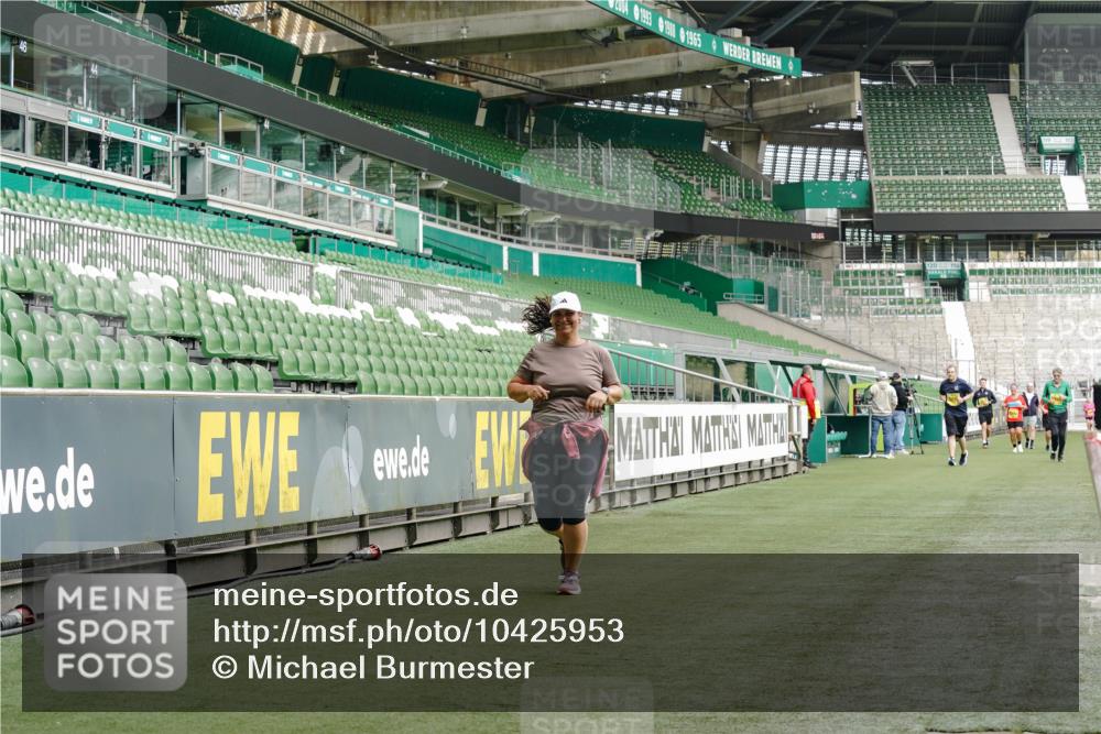 13.09.2026 - 21. swb-Marathon Bremen Michael Burmester http://msf.ph/oto/10425953 13.09.2026 10:48:43 Laufen im Stadion 10264, 10292, 10407, 10413, 10440, 10732, 10754, 10789, 10925, 11104, 11254, 11262, 11423, 11443, 11541, 11663, 11698, 11851, 11942, 11980, 12083, 12157, 12340, 12444, 12471, 12472, 12542, 12561, 10137, 10176, 10191, 10192, 10194, 10202, 10242, 10295, 10344, 10430, 10472, 10524, 10568, 10600, 10629, 10651, 10679, 10713, 10979, 10999, 11081, 11181, 11200, 11233, 11244, 11307, 11309, 11367, 11574, 11709, 11821, 12089, 12153, 12177, 12178 meine-sportfotos.de