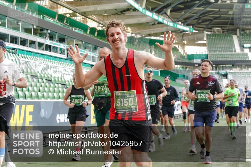 13.09.2026 - 21. swb-Marathon Bremen Michael Burmester http://msf.ph/oto/10425957 13.09.2026 13:24:53 Laufen im Stadion 137, 182, 213, 294, 324, 434, 505, 543, 548, 721, 723, 739, 743, 752, 815, 818, 966, 1273, 1410, 1443, 1459, 1463, 1471, 1491, 1504, 1515, 1561, 1597, 1598, 1830, 1944, 1953, 2058, 2059, 2095, 2211, 2252, 2267, 2271, 2286, 2308, 2312, 2323, 2354, 2445, 2465, 2483, 2495, 2497, 2503, 2506, 2554, 2571, 2591, 2644, 2752, 2762, 2768, 2776, 2833, 2878, 2896, 2936, 2968, 2981, 3005, 3142, 3211, 3259, 3282, 3288, 3289, 3292, 3298, 3306, 3312, 3329, 3364, 3381, 3390, 3395, 3770 meine-sportfotos.de
