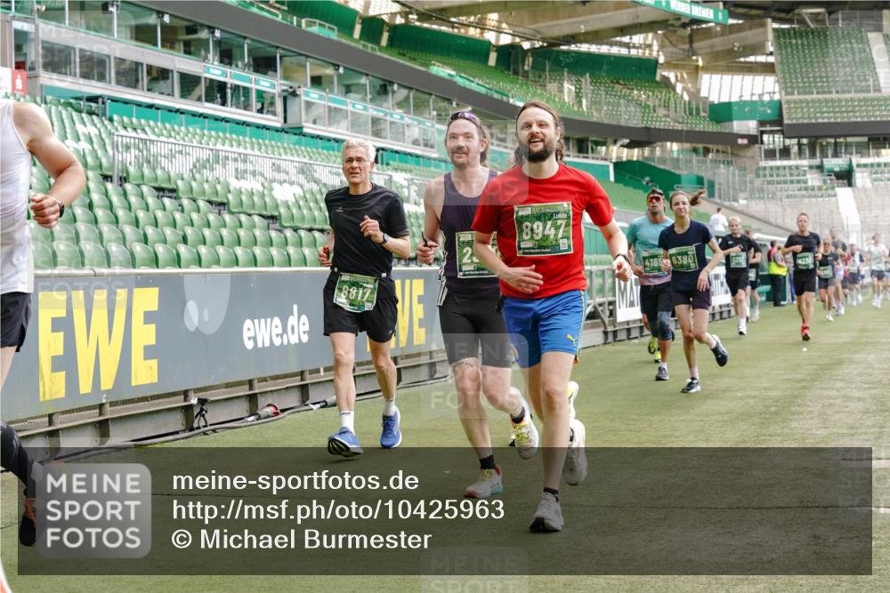 13.09.2026 - 21. swb-Marathon Bremen Michael Burmester http://msf.ph/oto/10425963 13.09.2026 13:02:03 Laufen im Stadion 150, 242, 282, 318, 440, 531, 687, 722, 930, 936, 946, 1006, 1067, 1163, 1250, 1436, 1448, 1582, 1896, 2033, 2047, 2062, 2276, 2292, 2345, 2364, 2370, 2378, 2409, 2421, 2485, 2490, 2491, 2560, 2561, 2627, 2638, 2658, 2666, 2668, 2708, 2779, 2781, 2967, 2987, 3013, 3044, 3114, 3163, 3164, 3173, 3187, 3248, 3258, 3294, 3334, 3372, 3374, 3375, 3385, 3392, 3496, 3524, 3526, 3527, 3576, 3585, 3603, 3642, 3667, 3721, 3806, 3852, 3893, 4000, 4506, 4558 meine-sportfotos.de