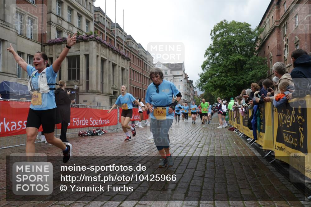 13.09.2026 - Kiel Lauf Yannick Fuchs http://msf.ph/oto/10425966 13.09.2026 11:03:28 Ziel 697, 2254, 2724, 2846, 2878, 3155, 3744, 4074, 4658, 4854, 6224, 6341, 6953, 7282, 7656, 8946, 9363, 9614, 10806, 12650, 986, 1095, 1635, 1923, 2254, 2796, 2975, 3513, 3621, 3635, 3912, 4478, 4757, 4781, 5046, 5893, 5998, 6224, 6319, 6669, 6768, 6934, 8130, 8136, 8204, 8288, 8782, 9059, 9063, 9070, 9108, 9202, 9663, 9819, 10165, 10664, 10999, 11255, 11736, 11846, 12550, 643, 1505, 1698, 2807, 3049, 5377, 5588, 5820, 6524, 6525, 9331, 9581, 9955, 11172, 1095, 6934 meine-sportfotos.de