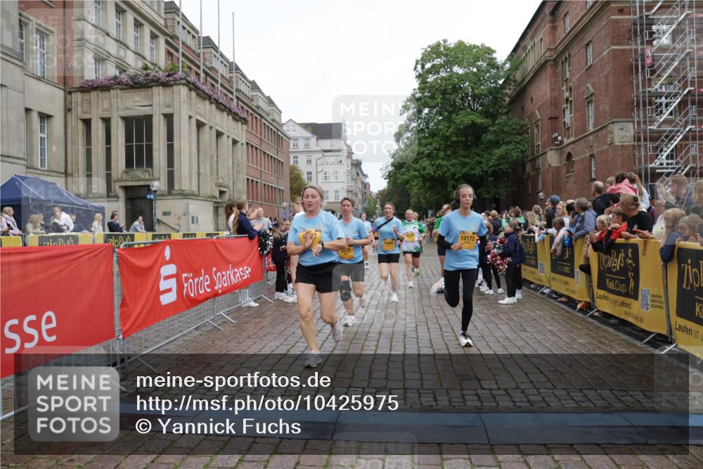 13.09.2026 - Kiel Lauf Yannick Fuchs http://msf.ph/oto/10425975 13.09.2026 09:46:33 Ziel 167, 288, 3033, 3035, 3361, 6355, 6577, 7439, 7675, 7754, 8929, 9832, 10177, 10946, 11859, 11861, 12173, 12552, 167, 181, 442, 1415, 2482, 3052, 3954, 4909, 4910, 4918, 5234, 5855, 5955, 6732, 6857, 7015, 7308, 8125, 8611, 10117, 10203, 10685, 10898, 10913, 11076, 11078, 11316, 12495, 12621, 2527, 2718, 3808, 4087, 4906, 6048, 6638, 7190, 7213, 7446, 7921, 8409, 8887, 8994, 9141, 10322, 12725, 557, 1415, 1418, 2127, 3142, 3301, 4909, 5757, 5829, 7911, 7924 meine-sportfotos.de