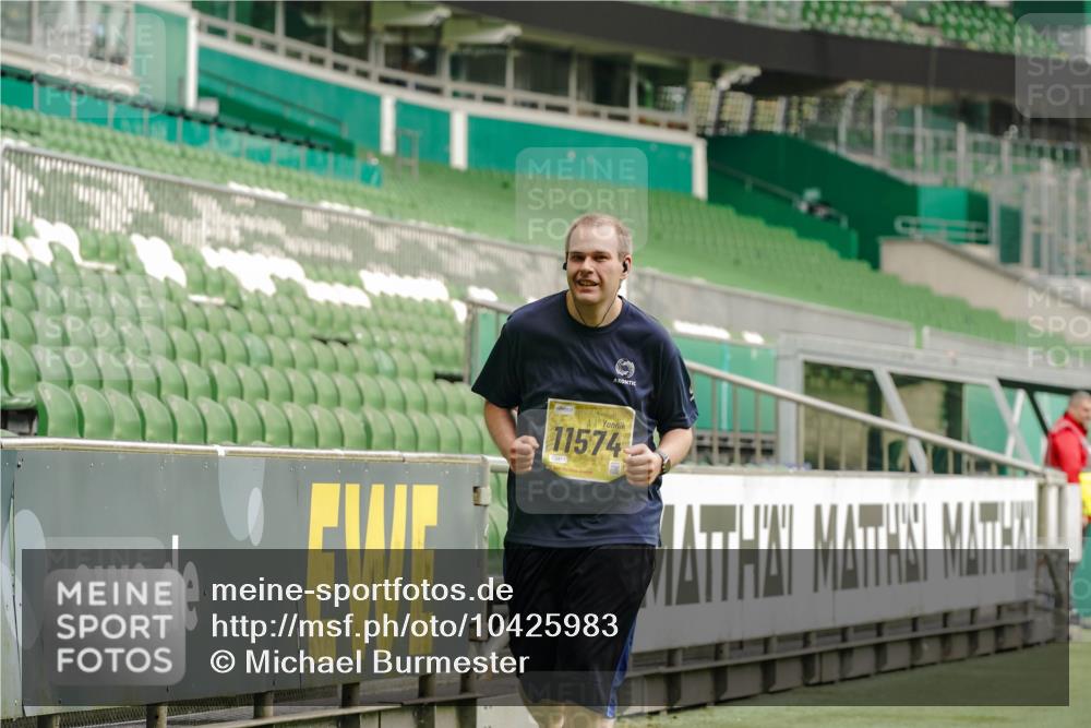 13.09.2026 - 21. swb-Marathon Bremen Michael Burmester http://msf.ph/oto/10425983 13.09.2026 10:48:54 Laufen im Stadion 10264, 10292, 10407, 10413, 10440, 10732, 10754, 10789, 10925, 11104, 11254, 11262, 11423, 11443, 11541, 11663, 11698, 11712, 11851, 11942, 11980, 12083, 12340, 12444, 12471, 12472, 12542, 12561, 10137, 10176, 10191, 10192, 10194, 10202, 10242, 10344, 10430, 10472, 10524, 10568, 10600, 10651, 10679, 10713, 10979, 11050, 11081, 11181, 11200, 11244, 11309, 11367, 11574, 11709, 11760, 11821, 12089, 12153, 12177, 12178 meine-sportfotos.de