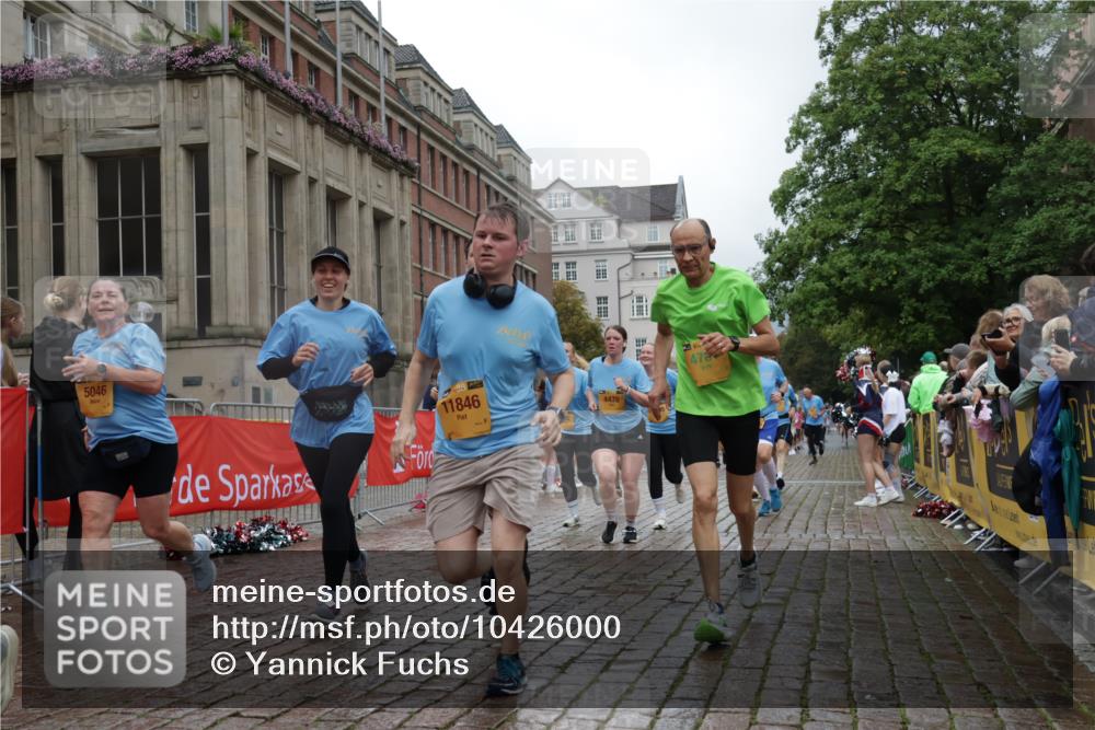 13.09.2026 - Kiel Lauf Yannick Fuchs http://msf.ph/oto/10426000 13.09.2026 11:03:32 Ziel 697, 1698, 2724, 2846, 3155, 3744, 4074, 4854, 6341, 6524, 6525, 6953, 8946, 9363, 12650, 697, 986, 1635, 1923, 2254, 2796, 2878, 2975, 3513, 3621, 3635, 3912, 4478, 4658, 4757, 4781, 5046, 5893, 5998, 6224, 6319, 6669, 6768, 7282, 7656, 8130, 8136, 8204, 8288, 8782, 9059, 9063, 9070, 9202, 9614, 9663, 9819, 10664, 10806, 10999, 11736, 11846, 12550, 643, 1089, 1505, 2807, 2930, 3049, 5377, 5588, 5820, 7205, 9331, 9581, 9955, 11172, 11930, 1095, 2796, 3513, 6934 meine-sportfotos.de