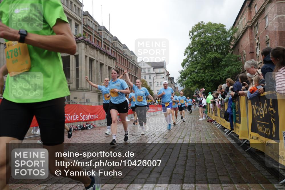 13.09.2026 - Kiel Lauf Yannick Fuchs http://msf.ph/oto/10426007 13.09.2026 11:03:33 Ziel 1698, 2724, 2846, 3155, 3744, 4074, 4854, 6341, 6524, 6525, 6953, 8946, 9363, 12650, 697, 986, 1635, 1923, 2254, 2796, 2878, 2975, 3513, 3621, 3635, 3912, 4478, 4658, 4757, 4781, 5046, 5893, 5998, 6224, 6319, 6669, 6768, 7282, 7656, 8130, 8136, 8204, 8288, 8782, 9059, 9063, 9070, 9202, 9614, 9663, 9819, 10664, 10806, 10999, 11736, 11846, 12550, 643, 1089, 1505, 2807, 2930, 3049, 5377, 5588, 5820, 7205, 9331, 9581, 9955, 10856, 11172, 11930, 1095, 1635, 2796, 3513, 6934 meine-sportfotos.de