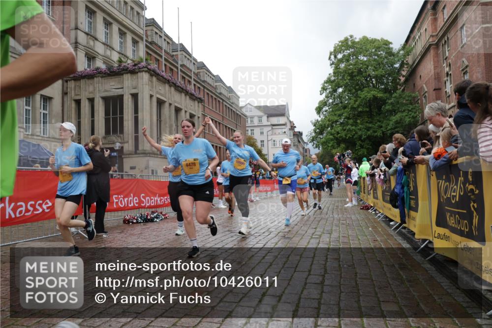 13.09.2026 - Kiel Lauf Yannick Fuchs http://msf.ph/oto/10426011 13.09.2026 11:03:33 Ziel 1698, 2724, 2846, 3155, 3744, 4074, 4854, 6341, 6524, 6525, 6953, 8946, 9363, 12650, 697, 986, 1635, 1923, 2254, 2796, 2878, 2975, 3513, 3621, 3635, 3912, 4478, 4658, 4757, 4781, 5046, 5893, 5998, 6224, 6319, 6669, 6768, 7282, 7656, 8130, 8136, 8204, 8288, 8782, 9059, 9063, 9070, 9202, 9614, 9663, 9819, 10664, 10806, 10999, 11736, 11846, 12550, 643, 1089, 1505, 2807, 2930, 3049, 5377, 5588, 5820, 7205, 9331, 9581, 9955, 10856, 11172, 11930, 1095, 1635, 2796, 3513, 6934 meine-sportfotos.de