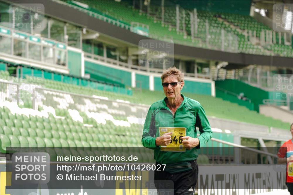 13.09.2026 - 21. swb-Marathon Bremen Michael Burmester http://msf.ph/oto/10426027 13.09.2026 10:49:01 Laufen im Stadion 10264, 10292, 10407, 10413, 10440, 10732, 10754, 10789, 10925, 11104, 11254, 11262, 11423, 11443, 11541, 11663, 11698, 11712, 11851, 11942, 11980, 12083, 12340, 12440, 12444, 12471, 12472, 12542, 12561, 10137, 10191, 10192, 10194, 10202, 10242, 10344, 10430, 10472, 10524, 10568, 10600, 10651, 10679, 10713, 10979, 11050, 11081, 11181, 11200, 11244, 11296, 11309, 11367, 11529, 11546, 11574, 11675, 11709, 11760, 11821, 12089, 12153, 12177, 12178 meine-sportfotos.de