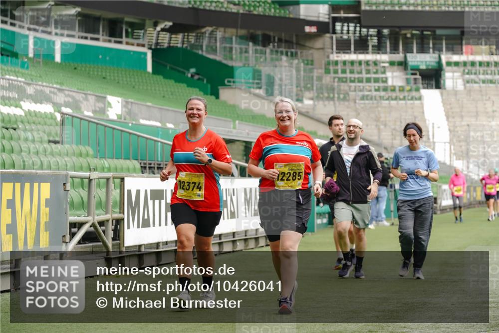 13.09.2026 - 21. swb-Marathon Bremen Michael Burmester http://msf.ph/oto/10426041 13.09.2026 10:49:03 Laufen im Stadion 10264, 10292, 10407, 10413, 10440, 10732, 10754, 10789, 10925, 11104, 11254, 11262, 11423, 11443, 11541, 11663, 11698, 11712, 11851, 11942, 11980, 12083, 12340, 12440, 12444, 12471, 12472, 12542, 12561, 10137, 10191, 10192, 10194, 10202, 10242, 10344, 10430, 10472, 10524, 10568, 10600, 10651, 10679, 10713, 10979, 11050, 11081, 11181, 11200, 11244, 11296, 11309, 11367, 11529, 11546, 11574, 11675, 11709, 11760, 11821, 12089, 12153, 12177, 12178 meine-sportfotos.de