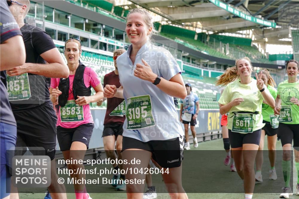 13.09.2026 - 21. swb-Marathon Bremen Michael Burmester http://msf.ph/oto/10426044 13.09.2026 13:24:57 Laufen im Stadion 137, 182, 213, 294, 324, 434, 505, 543, 548, 721, 723, 739, 743, 752, 815, 818, 966, 1273, 1410, 1443, 1459, 1463, 1471, 1491, 1504, 1515, 1561, 1597, 1598, 1830, 1944, 1953, 2058, 2059, 2095, 2211, 2252, 2267, 2271, 2286, 2298, 2308, 2312, 2323, 2354, 2445, 2465, 2483, 2495, 2497, 2503, 2506, 2554, 2571, 2591, 2644, 2752, 2762, 2768, 2776, 2833, 2878, 2896, 2936, 2968, 2981, 3005, 3142, 3211, 3259, 3282, 3288, 3289, 3292, 3298, 3306, 3312, 3329, 3364, 3381, 3390, 3395 meine-sportfotos.de