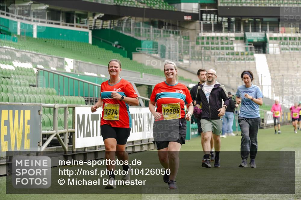13.09.2026 - 21. swb-Marathon Bremen Michael Burmester http://msf.ph/oto/10426050 13.09.2026 10:49:03 Laufen im Stadion 10264, 10292, 10407, 10413, 10440, 10732, 10754, 10789, 10925, 11104, 11254, 11262, 11423, 11443, 11541, 11663, 11698, 11712, 11851, 11942, 11980, 12083, 12340, 12440, 12444, 12471, 12472, 12542, 12561, 10137, 10191, 10192, 10194, 10202, 10242, 10344, 10430, 10472, 10524, 10568, 10600, 10651, 10679, 10713, 10979, 11050, 11081, 11181, 11200, 11244, 11296, 11309, 11367, 11529, 11546, 11574, 11675, 11709, 11760, 11821, 12089, 12153, 12177, 12178 meine-sportfotos.de