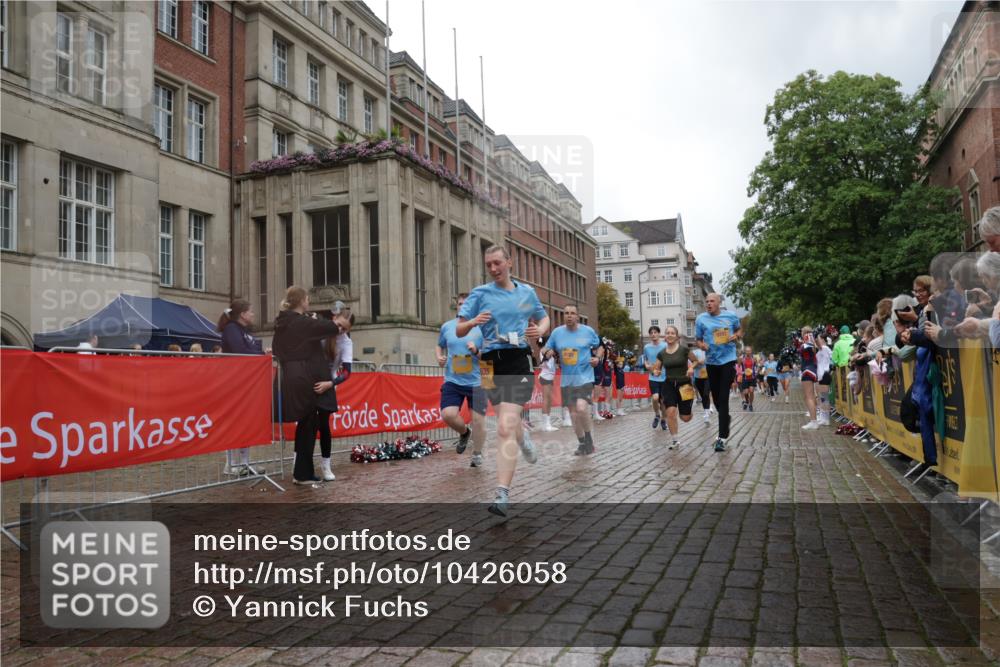 13.09.2026 - Kiel Lauf Yannick Fuchs http://msf.ph/oto/10426058 13.09.2026 11:03:39 Ziel 1698, 2724, 3049, 3155, 3744, 5377, 5588, 5820, 6524, 6525, 9331, 9363, 9955, 12650, 697, 986, 1923, 2254, 2724, 2846, 2878, 2975, 3621, 3635, 3744, 4074, 4658, 4757, 4854, 5893, 5998, 6224, 6319, 6341, 6669, 6953, 7282, 7656, 8130, 8136, 8204, 8288, 8782, 8946, 9059, 9063, 9202, 9614, 9819, 10806, 12550, 643, 1089, 1505, 1699, 2262, 2807, 2930, 3120, 7205, 7413, 7764, 8107, 9180, 9581, 10567, 10856, 11172, 11930, 12465, 1635, 2796, 3513, 3635, 5998, 8782 meine-sportfotos.de