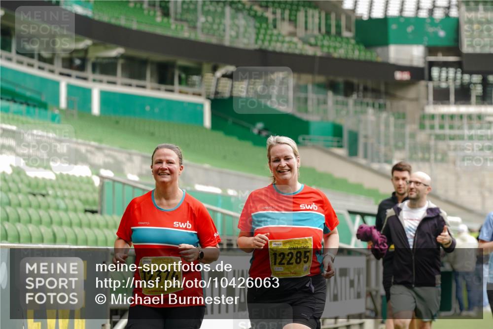 13.09.2026 - 21. swb-Marathon Bremen Michael Burmester http://msf.ph/oto/10426063 13.09.2026 10:49:05 Laufen im Stadion 10264, 10292, 10407, 10413, 10440, 10732, 10754, 10789, 10925, 11104, 11254, 11262, 11423, 11443, 11541, 11663, 11698, 11712, 11851, 11942, 11980, 12083, 12340, 12440, 12444, 12471, 12472, 12542, 12561, 10137, 10191, 10192, 10194, 10202, 10242, 10344, 10430, 10472, 10524, 10568, 10600, 10651, 10679, 10713, 10979, 11050, 11081, 11181, 11200, 11244, 11296, 11309, 11367, 11529, 11530, 11546, 11574, 11675, 11709, 11760, 11821, 12089, 12153, 12177, 12178 meine-sportfotos.de