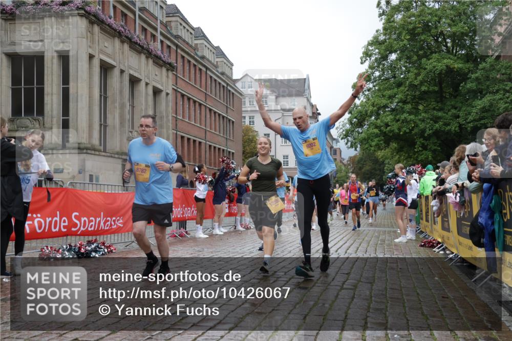 13.09.2026 - Kiel Lauf Yannick Fuchs http://msf.ph/oto/10426067 13.09.2026 11:03:40 Ziel 643, 1698, 3049, 3155, 5377, 5588, 5820, 6524, 6525, 9331, 9363, 9955, 12650, 697, 986, 1923, 2254, 2724, 2846, 2878, 2975, 3621, 3635, 3744, 4074, 4658, 4757, 4854, 5893, 5998, 6224, 6319, 6341, 6669, 6953, 7282, 7656, 8130, 8136, 8204, 8288, 8782, 8946, 9059, 9063, 9202, 9614, 9819, 10806, 12550, 1089, 1505, 1699, 2262, 2807, 2930, 3120, 7205, 7413, 7764, 8107, 9180, 9581, 10567, 10856, 11172, 11381, 11930, 12465, 986, 1635, 2796, 3513, 3621, 3635, 5998, 8782 meine-sportfotos.de