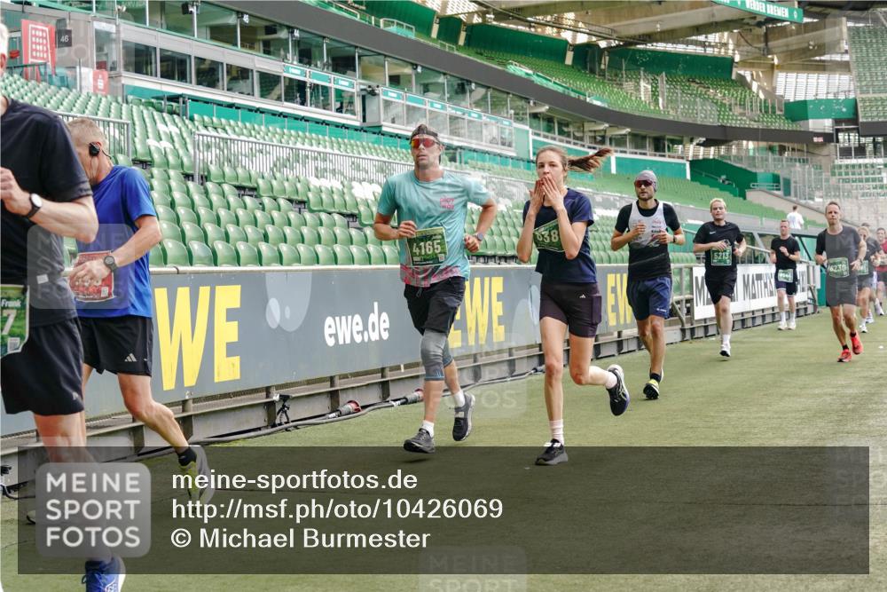 13.09.2026 - 21. swb-Marathon Bremen Michael Burmester http://msf.ph/oto/10426069 13.09.2026 13:02:05 Laufen im Stadion 150, 242, 282, 318, 440, 531, 687, 722, 930, 936, 946, 1006, 1067, 1163, 1250, 1436, 1448, 1582, 1896, 2033, 2047, 2062, 2276, 2292, 2345, 2364, 2370, 2378, 2409, 2421, 2485, 2490, 2491, 2560, 2561, 2627, 2638, 2658, 2666, 2668, 2779, 2781, 2967, 2987, 3013, 3044, 3114, 3163, 3164, 3187, 3248, 3258, 3294, 3334, 3372, 3374, 3375, 3385, 3392, 3496, 3524, 3526, 3527, 3576, 3585, 3603, 3642, 3667, 3721, 3806, 3852, 3893, 3983, 4000, 4133, 4506, 4558 meine-sportfotos.de