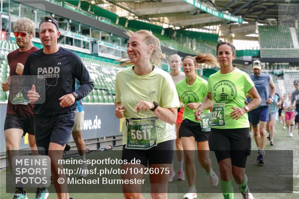 13.09.2026 - 21. swb-Marathon Bremen Michael Burmester http://msf.ph/oto/10426075 13.09.2026 13:24:57 Laufen im Stadion 137, 182, 213, 294, 324, 434, 505, 543, 548, 721, 723, 739, 743, 752, 815, 818, 966, 1273, 1410, 1443, 1459, 1463, 1471, 1491, 1504, 1515, 1561, 1597, 1598, 1830, 1944, 1953, 2058, 2059, 2095, 2211, 2252, 2267, 2271, 2286, 2298, 2308, 2312, 2323, 2354, 2445, 2465, 2483, 2495, 2497, 2503, 2506, 2554, 2571, 2591, 2644, 2752, 2762, 2768, 2776, 2833, 2878, 2896, 2936, 2968, 2981, 3005, 3142, 3211, 3259, 3282, 3288, 3289, 3292, 3298, 3306, 3312, 3329, 3364, 3381, 3390, 3395 meine-sportfotos.de