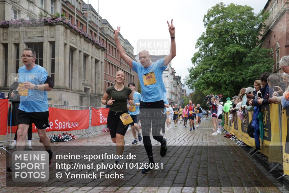 13.09.2026 - Kiel Lauf Yannick Fuchs http://msf.ph/oto/10426081 13.09.2026 11:03:40 Ziel 643, 1698, 3049, 3155, 5377, 5588, 5820, 6524, 6525, 9331, 9363, 9955, 12650, 697, 986, 1923, 2254, 2724, 2846, 2878, 2975, 3621, 3635, 3744, 4074, 4658, 4757, 4854, 5893, 5998, 6224, 6319, 6341, 6669, 6953, 7282, 7656, 8130, 8136, 8204, 8288, 8782, 8946, 9059, 9063, 9202, 9614, 9819, 10806, 12550, 1089, 1505, 1699, 2262, 2807, 2930, 3120, 7205, 7413, 7764, 8107, 9180, 9581, 10567, 10856, 11172, 11381, 11930, 12465, 986, 1635, 2796, 3513, 3621, 3635, 5998, 8782 meine-sportfotos.de