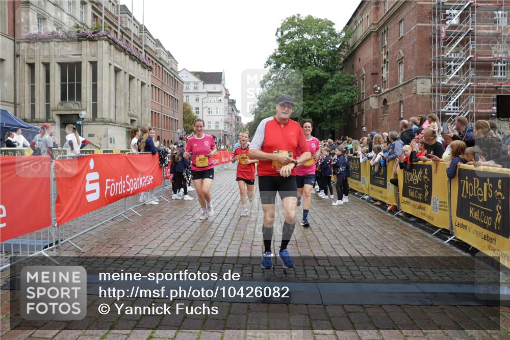 13.09.2026 - Kiel Lauf Yannick Fuchs http://msf.ph/oto/10426082 13.09.2026 09:46:38 Ziel 288, 3033, 3035, 4906, 6048, 6355, 6577, 7439, 7675, 7754, 8887, 8929, 8994, 9832, 10177, 10946, 11861, 12173, 12552, 167, 181, 442, 2482, 3052, 3361, 3954, 4918, 5855, 5955, 6732, 6857, 7015, 7308, 8125, 10117, 10203, 10685, 10898, 10913, 11076, 11078, 11316, 11859, 11861, 12495, 12621, 1402, 2527, 2718, 2779, 3808, 4087, 4238, 6074, 6207, 6638, 7190, 7213, 7446, 7731, 7921, 8409, 9141, 9385, 10301, 10322, 10731, 12622, 12725, 1415, 2482, 4909, 7911, 7924 meine-sportfotos.de