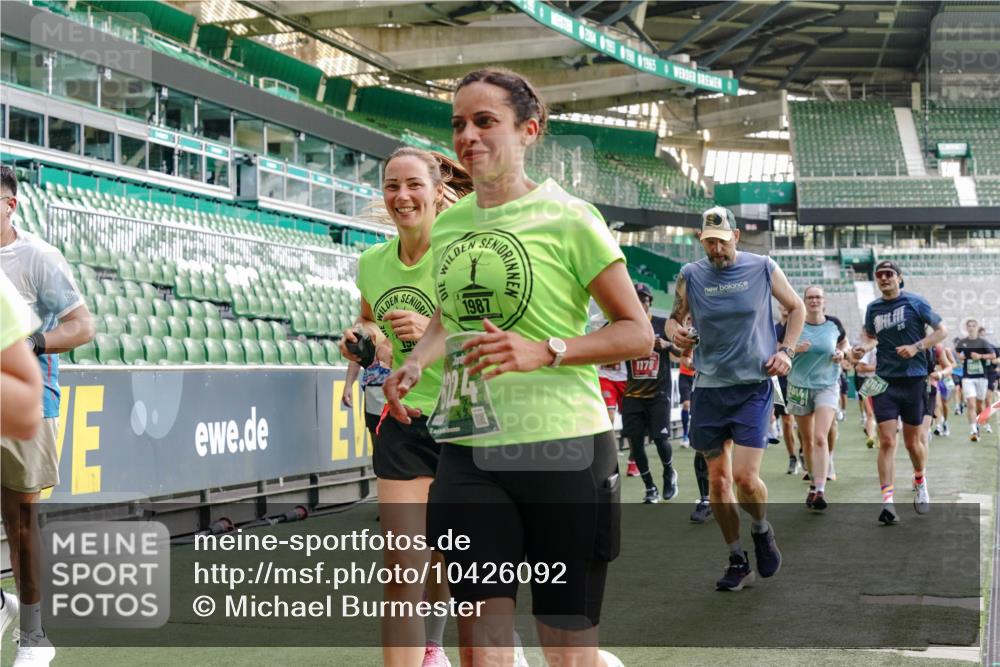 13.09.2026 - 21. swb-Marathon Bremen Michael Burmester http://msf.ph/oto/10426092 13.09.2026 13:24:58 Laufen im Stadion 137, 182, 213, 294, 324, 434, 505, 543, 548, 721, 723, 739, 743, 752, 815, 818, 966, 1273, 1410, 1443, 1459, 1463, 1471, 1491, 1504, 1515, 1561, 1597, 1598, 1830, 1944, 1953, 2058, 2059, 2095, 2211, 2252, 2267, 2271, 2286, 2298, 2308, 2312, 2323, 2354, 2445, 2465, 2483, 2495, 2497, 2503, 2506, 2554, 2571, 2591, 2644, 2752, 2762, 2768, 2776, 2833, 2878, 2896, 2936, 2968, 2981, 3005, 3142, 3211, 3259, 3282, 3288, 3289, 3298, 3306, 3312, 3329, 3364, 3381, 3390, 3395 meine-sportfotos.de