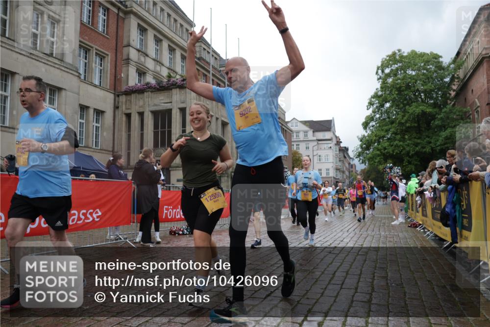13.09.2026 - Kiel Lauf Yannick Fuchs http://msf.ph/oto/10426096 13.09.2026 11:03:41 Ziel 643, 1505, 1698, 3049, 3155, 5377, 5588, 5820, 6524, 6525, 9331, 9363, 9581, 9955, 12650, 697, 986, 1923, 2254, 2724, 2846, 2878, 2975, 3621, 3744, 4074, 4658, 4757, 4854, 5893, 5998, 6224, 6319, 6341, 6669, 6953, 7282, 7656, 8130, 8136, 8204, 8288, 8782, 8946, 9059, 9063, 9202, 9614, 9819, 10806, 12550, 1089, 1699, 2262, 2807, 2930, 3120, 7205, 7413, 7764, 8107, 9180, 10567, 10856, 11172, 11381, 11930, 12465, 986, 1635, 3621, 3635, 5998, 8782 meine-sportfotos.de