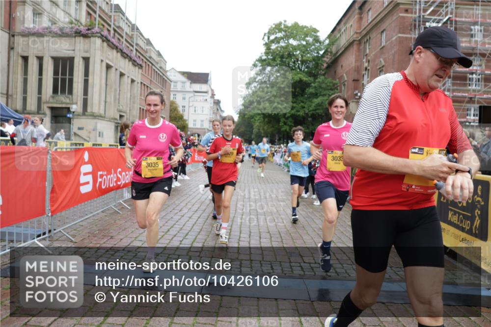 13.09.2026 - Kiel Lauf Yannick Fuchs http://msf.ph/oto/10426106 13.09.2026 09:46:39 Ziel 288, 2527, 3033, 3035, 4906, 6048, 6355, 6577, 7439, 7675, 7754, 8887, 8929, 8994, 9832, 10177, 10946, 12173, 12552, 167, 181, 442, 2482, 3052, 3361, 3954, 4918, 5855, 5955, 6732, 6857, 7015, 7308, 8125, 10117, 10203, 10685, 10898, 10913, 11076, 11078, 11316, 11859, 11861, 12495, 12621, 1402, 2718, 2759, 2779, 3808, 4087, 4238, 4940, 6074, 6207, 6638, 7190, 7213, 7446, 7731, 7921, 8409, 9141, 9385, 10301, 10322, 10731, 12622, 12725, 1415, 2482, 4909, 7924 meine-sportfotos.de