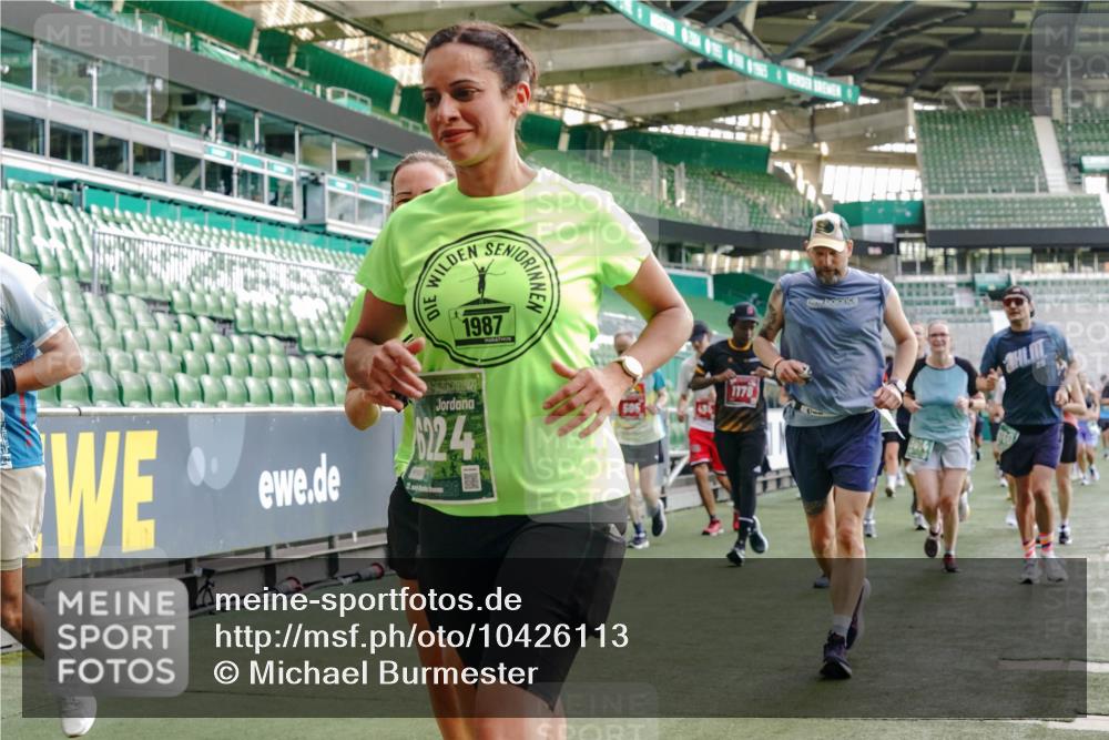 13.09.2026 - 21. swb-Marathon Bremen Michael Burmester http://msf.ph/oto/10426113 13.09.2026 13:24:58 Laufen im Stadion 137, 182, 213, 294, 324, 434, 505, 543, 548, 721, 723, 739, 743, 752, 815, 818, 966, 1273, 1410, 1443, 1459, 1463, 1471, 1491, 1504, 1515, 1561, 1597, 1598, 1830, 1944, 1953, 2058, 2059, 2095, 2211, 2252, 2267, 2271, 2286, 2298, 2308, 2312, 2323, 2354, 2445, 2465, 2483, 2495, 2497, 2503, 2506, 2554, 2571, 2591, 2644, 2752, 2762, 2768, 2776, 2833, 2878, 2896, 2936, 2968, 2981, 3005, 3142, 3211, 3259, 3282, 3288, 3289, 3298, 3306, 3312, 3329, 3364, 3381, 3390, 3395 meine-sportfotos.de