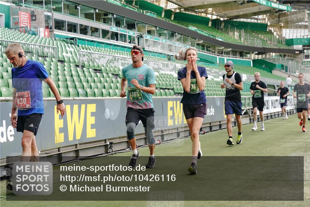 13.09.2026 - 21. swb-Marathon Bremen Michael Burmester http://msf.ph/oto/10426116 13.09.2026 13:02:05 Laufen im Stadion 150, 242, 282, 318, 440, 531, 687, 722, 930, 936, 946, 1006, 1067, 1163, 1250, 1436, 1448, 1582, 1896, 2033, 2047, 2062, 2276, 2292, 2345, 2364, 2370, 2378, 2409, 2421, 2485, 2490, 2491, 2560, 2561, 2627, 2638, 2658, 2666, 2668, 2779, 2781, 2967, 2987, 3013, 3044, 3114, 3163, 3164, 3187, 3248, 3258, 3294, 3334, 3372, 3374, 3375, 3385, 3392, 3496, 3524, 3526, 3527, 3576, 3585, 3603, 3642, 3667, 3721, 3806, 3852, 3893, 3983, 4000, 4133, 4506, 4558 meine-sportfotos.de
