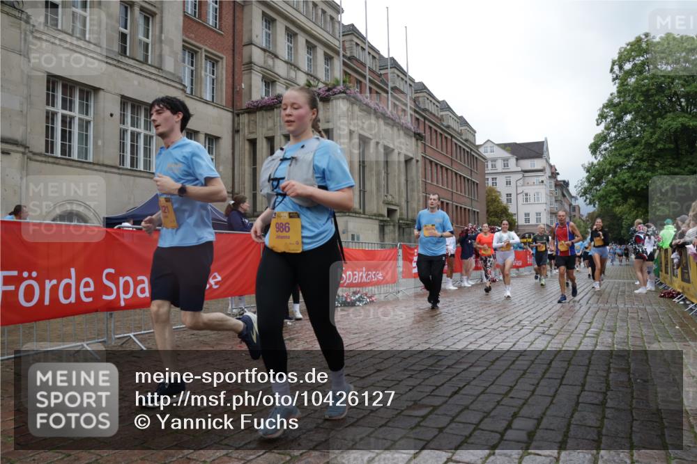 13.09.2026 - Kiel Lauf Yannick Fuchs http://msf.ph/oto/10426127 13.09.2026 11:03:43 Ziel 643, 1505, 1698, 2807, 3049, 5377, 5588, 5820, 6524, 6525, 9331, 9581, 9955, 11172, 697, 986, 1923, 2254, 2724, 2846, 2878, 2975, 3155, 3621, 3744, 4074, 4658, 4757, 4854, 5893, 6224, 6319, 6341, 6669, 6953, 7282, 7656, 8130, 8136, 8204, 8288, 8946, 9059, 9063, 9363, 9614, 9819, 10806, 12650, 1089, 1699, 1902, 1906, 2262, 2930, 3120, 5007, 7205, 7413, 7764, 8107, 9180, 10567, 10856, 11381, 11930, 12465, 986, 1635, 3621, 3635, 5998, 6669, 8782 meine-sportfotos.de