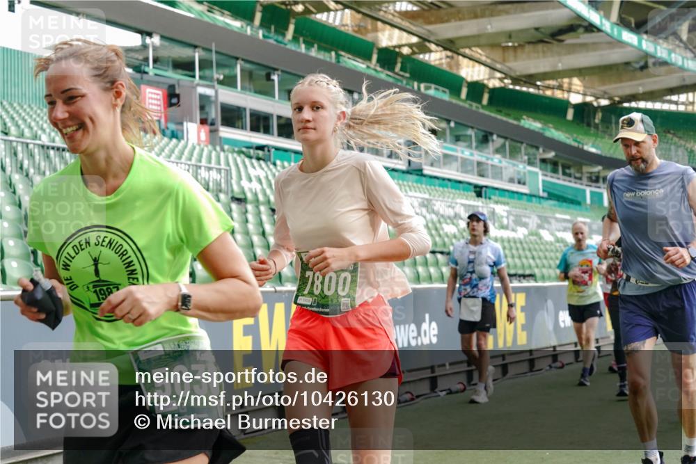 13.09.2026 - 21. swb-Marathon Bremen Michael Burmester http://msf.ph/oto/10426130 13.09.2026 13:24:59 Laufen im Stadion 137, 182, 213, 294, 324, 505, 543, 548, 721, 723, 739, 743, 752, 815, 818, 966, 1273, 1410, 1443, 1459, 1463, 1471, 1491, 1504, 1515, 1561, 1597, 1598, 1830, 1944, 1953, 2058, 2059, 2095, 2211, 2252, 2267, 2271, 2286, 2298, 2308, 2312, 2323, 2354, 2445, 2465, 2483, 2495, 2497, 2503, 2506, 2554, 2571, 2591, 2644, 2752, 2762, 2768, 2776, 2833, 2878, 2896, 2936, 2968, 2981, 3005, 3142, 3211, 3259, 3282, 3288, 3289, 3298, 3306, 3312, 3329, 3364, 3381, 3390, 3395 meine-sportfotos.de