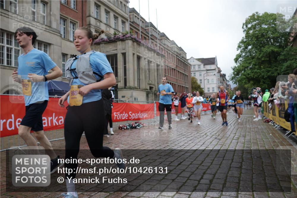 13.09.2026 - Kiel Lauf Yannick Fuchs http://msf.ph/oto/10426131 13.09.2026 11:03:43 Ziel 643, 1505, 1698, 2807, 3049, 5377, 5588, 5820, 6524, 6525, 9331, 9581, 9955, 11172, 697, 986, 1923, 2254, 2724, 2846, 2878, 2975, 3155, 3621, 3744, 4074, 4658, 4757, 4854, 5893, 6224, 6319, 6341, 6669, 6953, 7282, 7656, 8130, 8136, 8204, 8288, 8946, 9059, 9063, 9363, 9614, 9819, 10806, 12650, 1089, 1699, 1902, 1906, 2262, 2930, 3120, 5007, 7205, 7413, 7764, 8107, 9180, 10567, 10856, 11381, 11930, 12465, 986, 1635, 3621, 3635, 5998, 6669, 8782 meine-sportfotos.de
