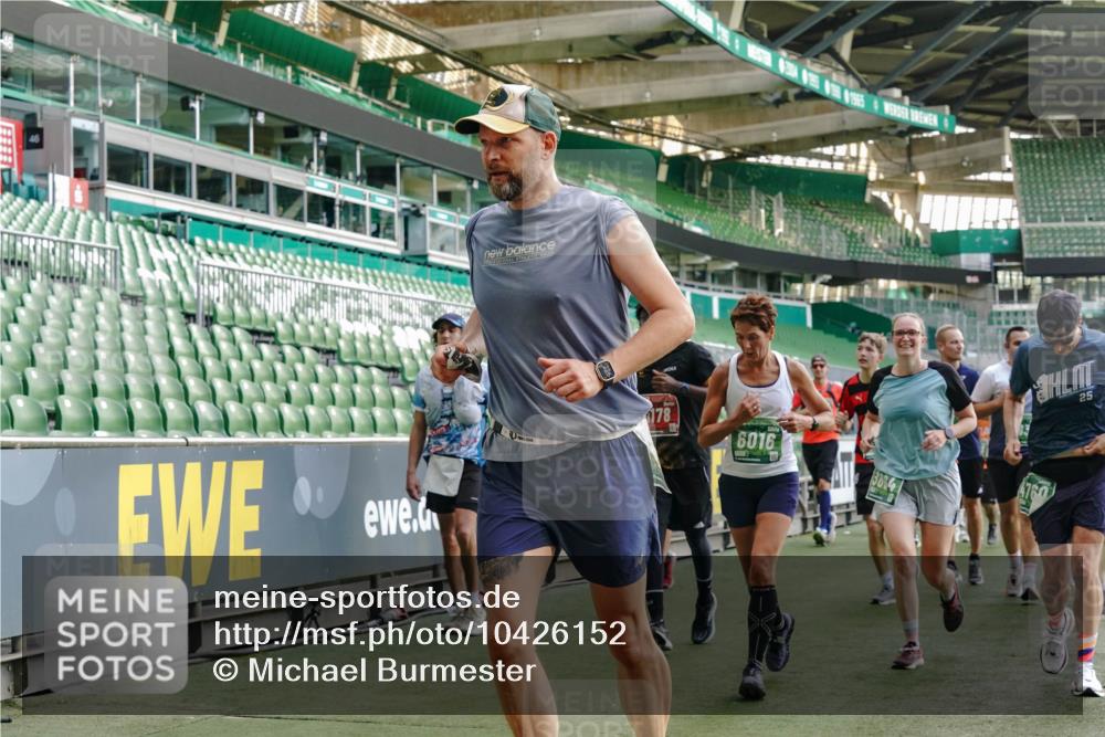 13.09.2026 - 21. swb-Marathon Bremen Michael Burmester http://msf.ph/oto/10426152 13.09.2026 13:25:00 Laufen im Stadion 137, 182, 213, 294, 324, 505, 530, 543, 548, 721, 723, 739, 743, 752, 815, 818, 966, 1273, 1410, 1443, 1459, 1463, 1471, 1491, 1504, 1515, 1561, 1597, 1598, 1830, 1944, 1953, 2058, 2059, 2095, 2211, 2252, 2267, 2271, 2286, 2298, 2308, 2312, 2323, 2354, 2445, 2465, 2483, 2495, 2497, 2503, 2506, 2554, 2571, 2591, 2644, 2752, 2762, 2768, 2776, 2833, 2878, 2896, 2936, 2968, 2981, 3005, 3142, 3211, 3259, 3282, 3288, 3289, 3298, 3306, 3312, 3329, 3364, 3381, 3390, 3395 meine-sportfotos.de