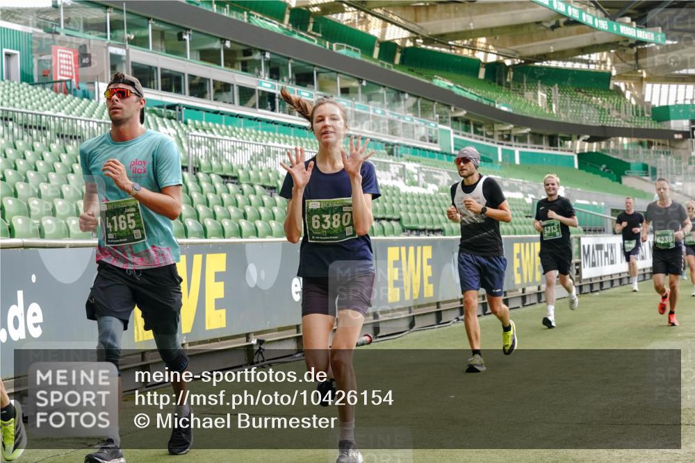 13.09.2026 - 21. swb-Marathon Bremen Michael Burmester http://msf.ph/oto/10426154 13.09.2026 13:02:06 Laufen im Stadion 150, 242, 282, 318, 440, 531, 687, 722, 930, 936, 946, 1006, 1067, 1163, 1250, 1436, 1448, 1582, 1896, 2033, 2047, 2062, 2276, 2292, 2345, 2364, 2370, 2378, 2409, 2421, 2485, 2490, 2491, 2560, 2561, 2627, 2638, 2658, 2666, 2668, 2779, 2781, 2967, 2987, 3013, 3044, 3114, 3163, 3164, 3187, 3248, 3258, 3294, 3334, 3372, 3374, 3375, 3385, 3392, 3496, 3524, 3526, 3527, 3576, 3585, 3603, 3642, 3667, 3721, 3806, 3852, 3893, 3938, 3983, 4000, 4133, 4506, 4558 meine-sportfotos.de