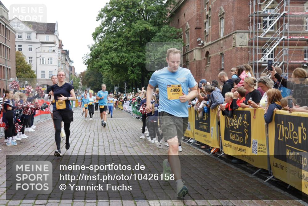 13.09.2026 - Kiel Lauf Yannick Fuchs http://msf.ph/oto/10426158 13.09.2026 09:46:44 Ziel 288, 2527, 3033, 3035, 3808, 4087, 4906, 6048, 6638, 7190, 7213, 7446, 7675, 7754, 8409, 8887, 8929, 8994, 12552, 12725, 167, 181, 442, 3052, 3361, 3954, 5855, 5955, 6355, 6577, 6857, 7015, 7308, 7439, 8125, 9832, 10117, 10177, 10913, 10946, 11076, 11078, 11316, 11859, 11861, 12173, 12495, 12621, 1402, 2718, 2759, 2779, 4238, 4940, 5217, 5351, 6074, 6207, 7731, 7921, 9141, 9385, 10009, 10301, 10322, 10731, 12622, 2482, 8125 meine-sportfotos.de