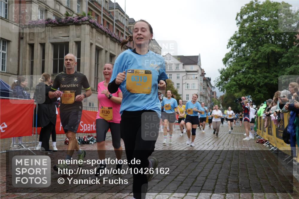 13.09.2026 - Kiel Lauf Yannick Fuchs http://msf.ph/oto/10426162 13.09.2026 11:03:47 Ziel 643, 1089, 1505, 2807, 2930, 3049, 5377, 5588, 5820, 7205, 9331, 9581, 9955, 11172, 11930, 697, 1698, 1923, 2254, 2724, 2846, 2878, 2975, 3155, 3744, 4074, 4658, 4757, 4854, 5893, 6224, 6319, 6341, 6524, 6525, 6953, 7282, 7656, 8130, 8136, 8204, 8288, 8946, 9059, 9063, 9363, 9614, 9819, 10806, 12650, 1699, 1902, 1906, 2262, 3120, 3378, 4936, 5007, 5008, 7413, 7764, 8107, 9180, 10567, 10856, 11381, 12465, 986, 1923, 2975, 3621, 3635, 4757, 5893, 5998, 6319, 6669, 8782 meine-sportfotos.de
