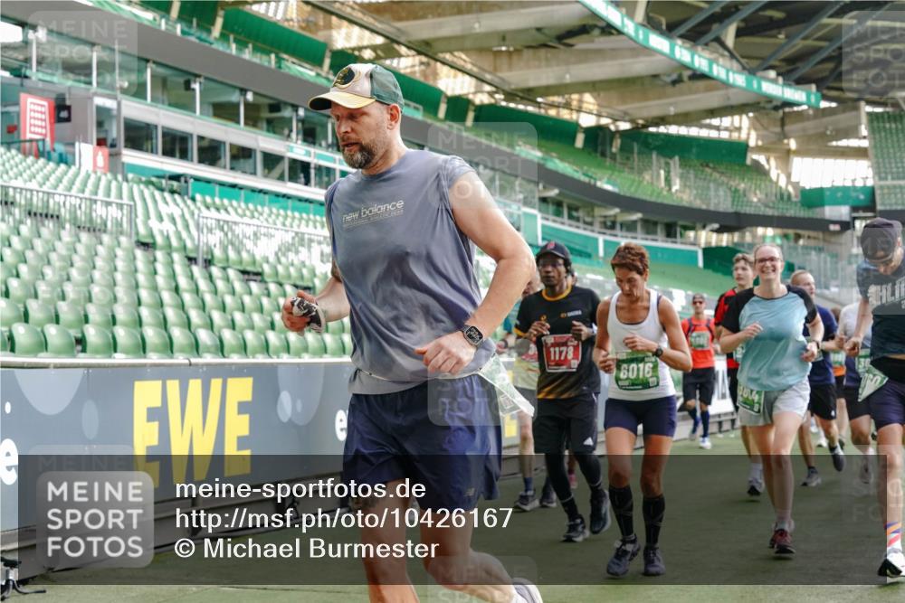 13.09.2026 - 21. swb-Marathon Bremen Michael Burmester http://msf.ph/oto/10426167 13.09.2026 13:25:00 Laufen im Stadion 137, 182, 213, 294, 324, 505, 530, 543, 548, 721, 723, 739, 743, 752, 815, 818, 966, 1273, 1410, 1443, 1459, 1463, 1471, 1491, 1504, 1515, 1561, 1597, 1598, 1830, 1944, 1953, 2058, 2059, 2095, 2211, 2252, 2267, 2271, 2286, 2298, 2308, 2312, 2323, 2354, 2445, 2465, 2483, 2495, 2497, 2503, 2506, 2554, 2571, 2591, 2644, 2752, 2762, 2768, 2776, 2833, 2878, 2896, 2936, 2968, 2981, 3005, 3142, 3211, 3259, 3282, 3288, 3289, 3298, 3306, 3312, 3329, 3364, 3381, 3390, 3395 meine-sportfotos.de