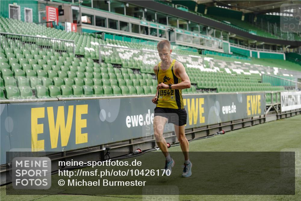 13.09.2026 - 21. swb-Marathon Bremen Michael Burmester http://msf.ph/oto/10426170 13.09.2026 10:16:13 Laufen im Stadion 10597, 12272, 13501, 13515, 13517, 13525, 13542, 13547, 13567, 13623, 13627, 13635 meine-sportfotos.de