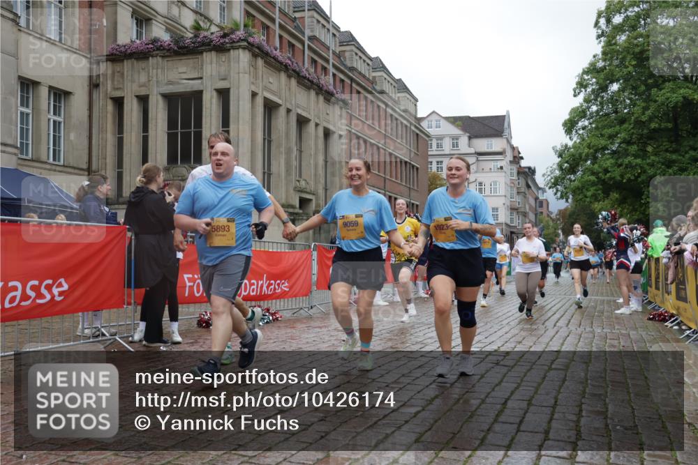 13.09.2026 - Kiel Lauf Yannick Fuchs http://msf.ph/oto/10426174 13.09.2026 11:03:48 Ziel 643, 1089, 1505, 2807, 2930, 3049, 5377, 5588, 5820, 7205, 9331, 9581, 9955, 10856, 11172, 11930, 697, 1698, 1923, 2254, 2724, 2846, 2878, 3155, 3744, 4074, 4658, 4854, 5893, 6224, 6319, 6341, 6524, 6525, 6953, 7282, 7656, 8130, 8136, 8204, 8288, 8946, 9059, 9363, 9614, 10806, 12650, 1699, 1902, 1906, 2262, 3120, 3378, 4936, 5007, 5008, 7413, 7764, 8107, 9180, 10130, 10567, 11381, 12465, 986, 1923, 2975, 3621, 4757, 5893, 5998, 6319, 6669, 8782 meine-sportfotos.de