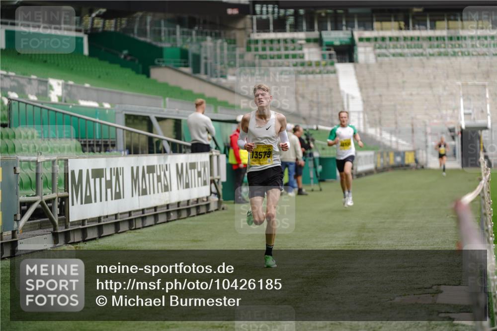 13.09.2026 - 21. swb-Marathon Bremen Michael Burmester http://msf.ph/oto/10426185 13.09.2026 10:16:16 Laufen im Stadion 10597, 12272, 13501, 13515, 13517, 13525, 13542, 13547, 13567, 13579, 13623, 13627, 13635 meine-sportfotos.de