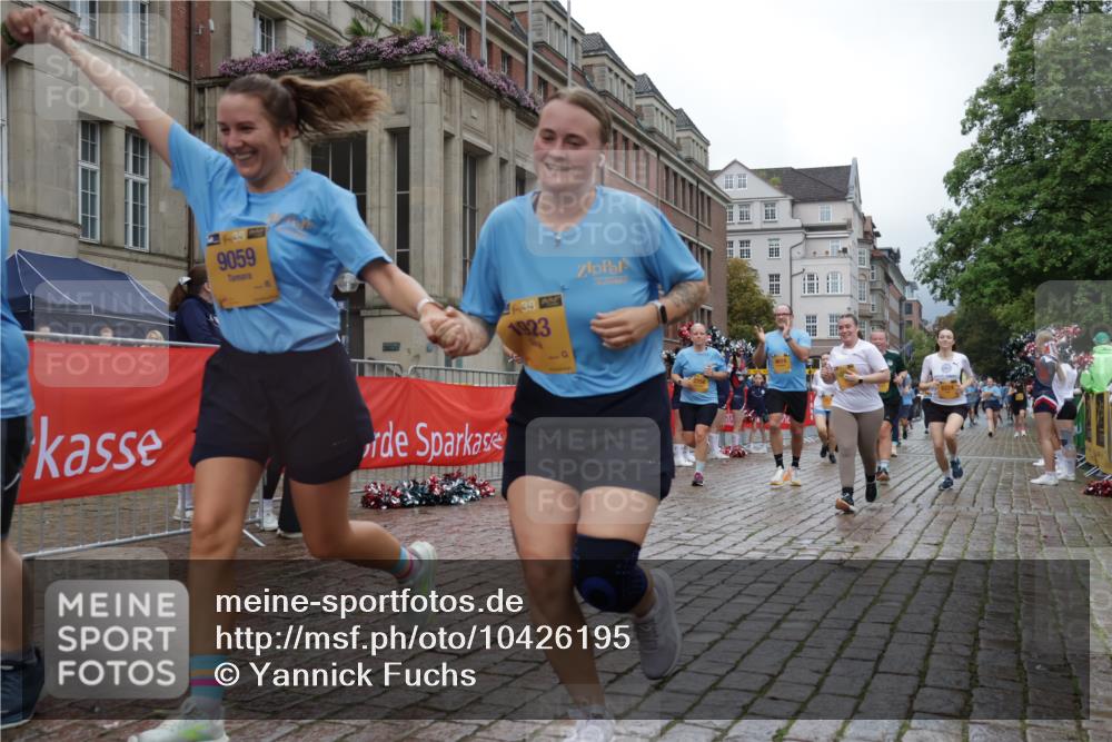 13.09.2026 - Kiel Lauf Yannick Fuchs http://msf.ph/oto/10426195 13.09.2026 11:03:49 Ziel 643, 1089, 1505, 1699, 2262, 2807, 2930, 3049, 5377, 5588, 5820, 7205, 9331, 9581, 9955, 10856, 11172, 11930, 697, 1698, 1923, 2254, 2724, 2846, 2878, 3155, 3744, 4074, 4658, 4854, 5893, 6224, 6341, 6524, 6525, 6953, 7282, 7656, 8136, 8204, 8288, 8946, 9059, 9363, 9614, 10806, 12650, 1902, 1906, 3120, 3378, 4936, 5007, 5008, 7413, 7764, 8107, 9180, 10130, 10567, 11381, 12465, 986, 1923, 2975, 3621, 4757, 5893, 6319, 6669, 8782 meine-sportfotos.de